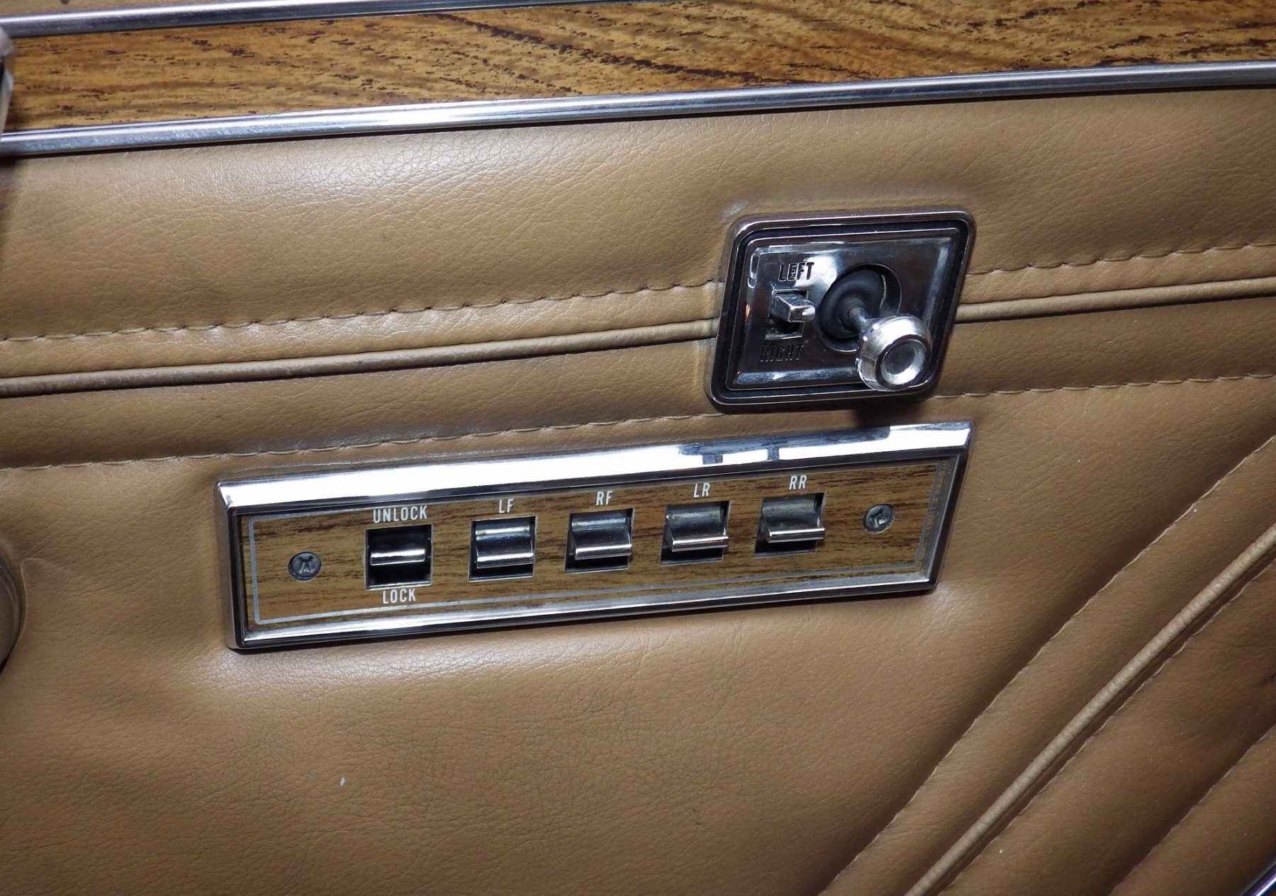 Illustration - Jeep Wagoneer