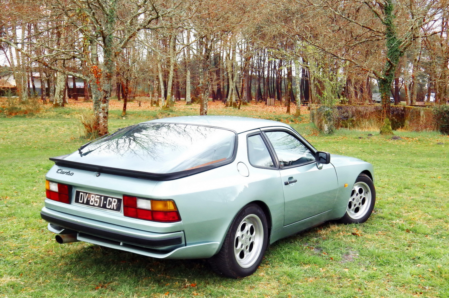 Illustration - Porsche 944 Turbo