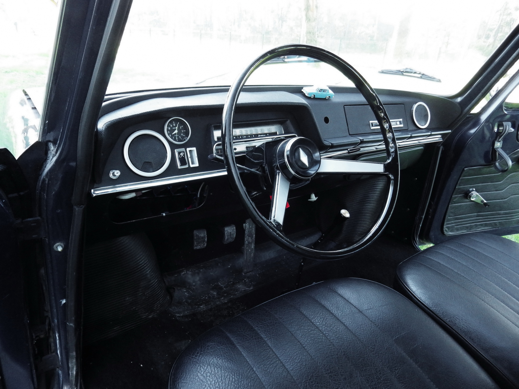 Illustration - Renault 10