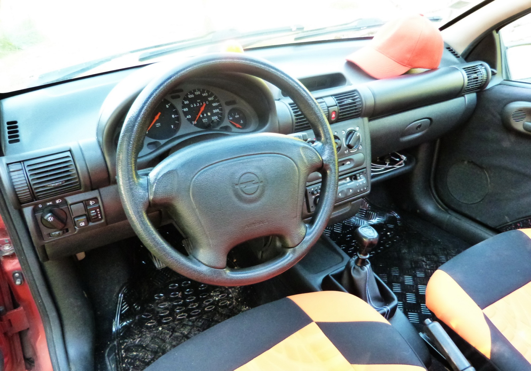 Illustration - Opel Tigra