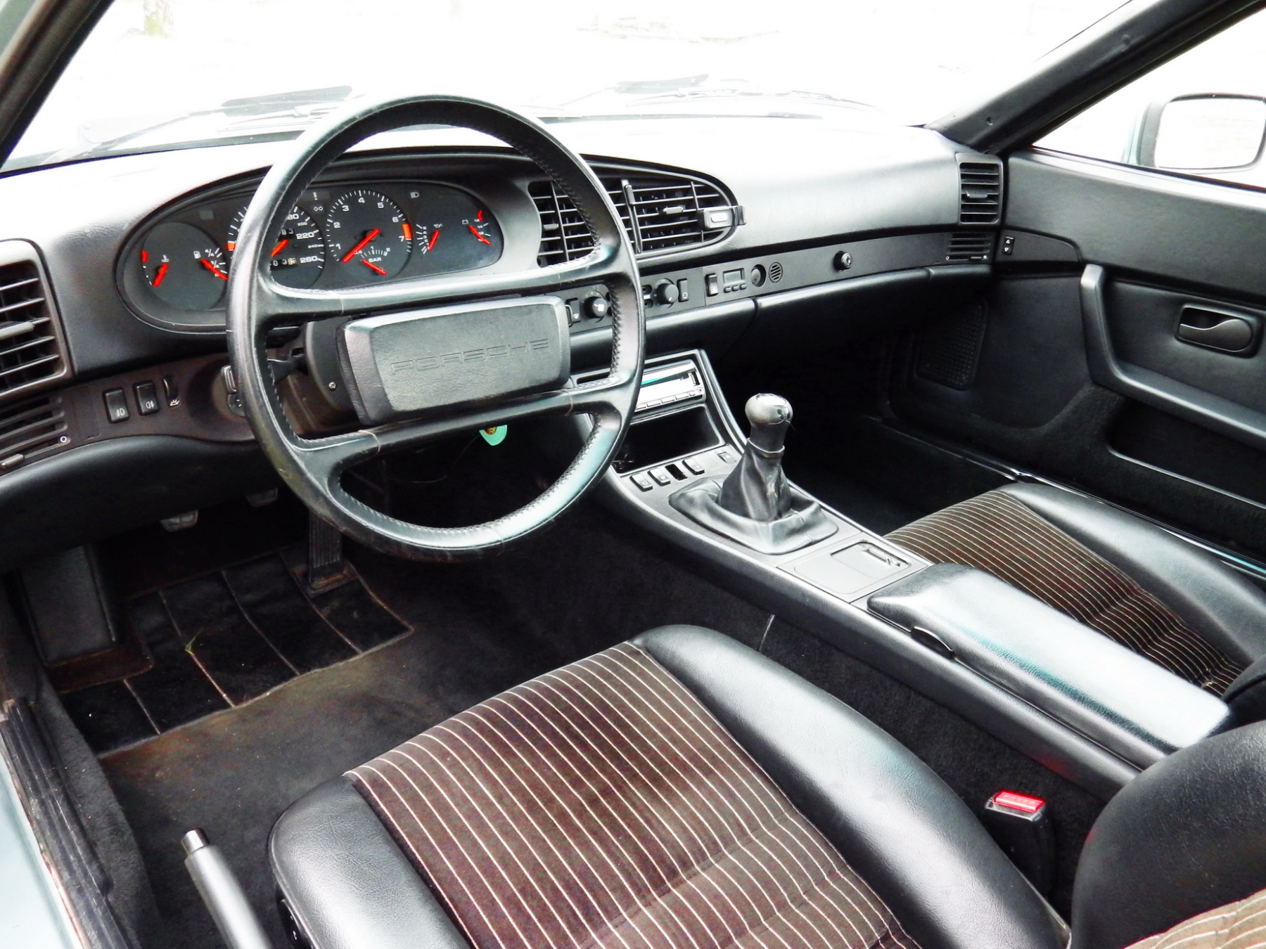 Illustration - Porsche 944 Turbo