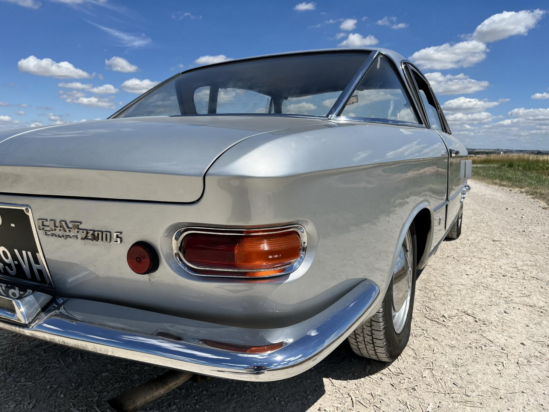 Illustration - Fiat 2300 S