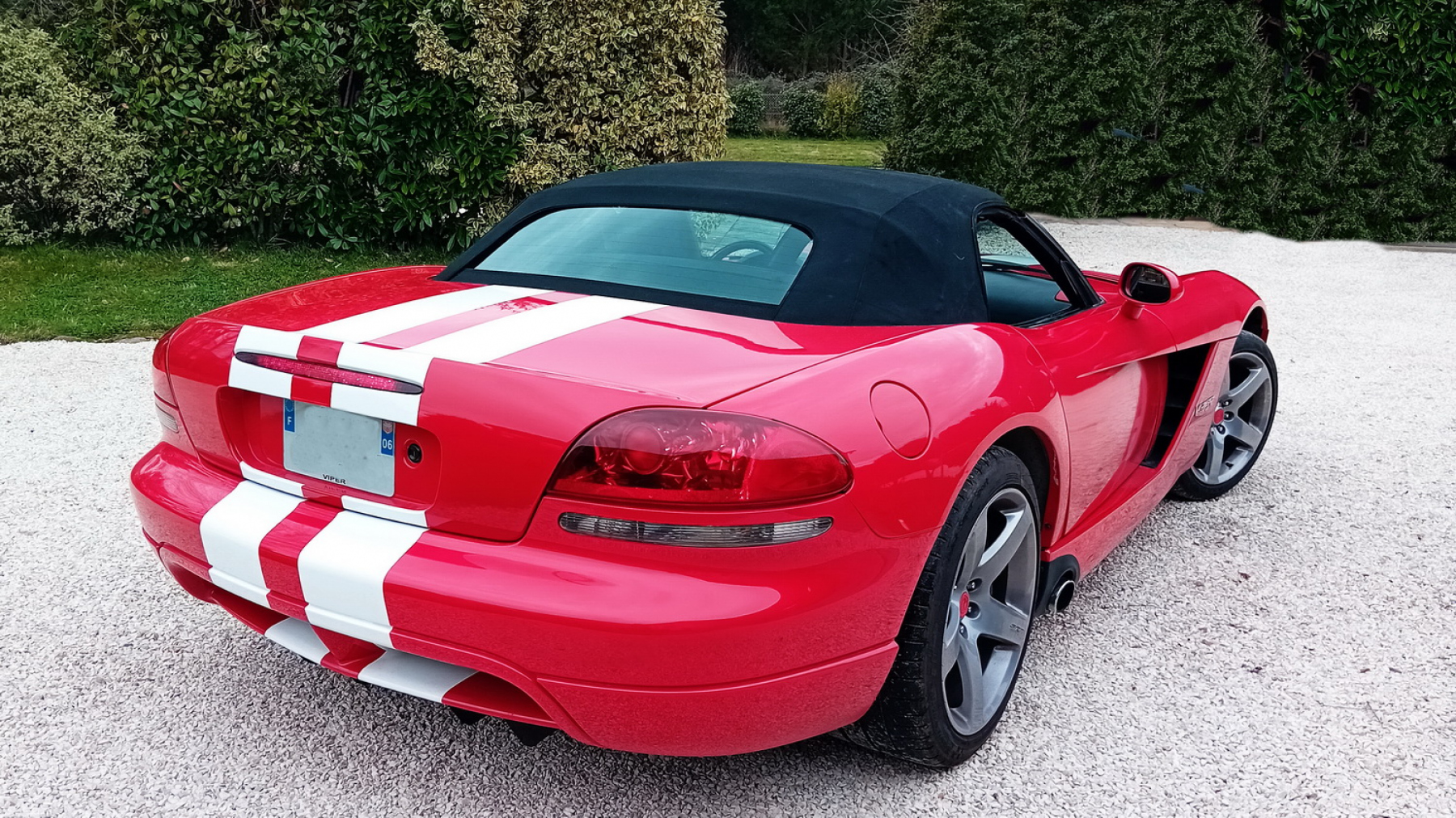 Illustration - Dodge Viper SRT-10