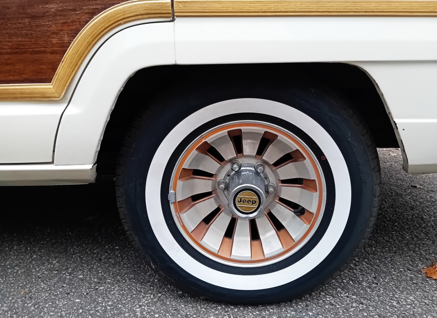 Illustration - Jeep Wagoneer