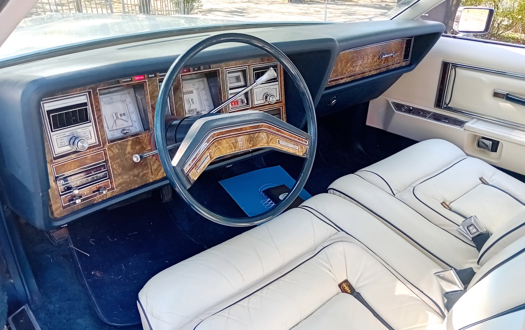 Illustration - Lincoln Continental 1979