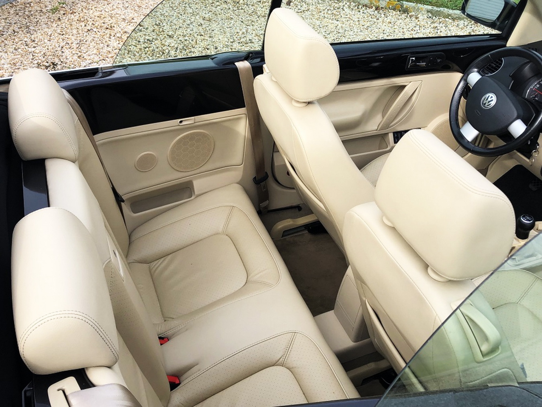 Illustration - Volkswagen New Beetle